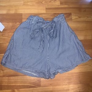 Striped Tie Up Shorts 🍒
